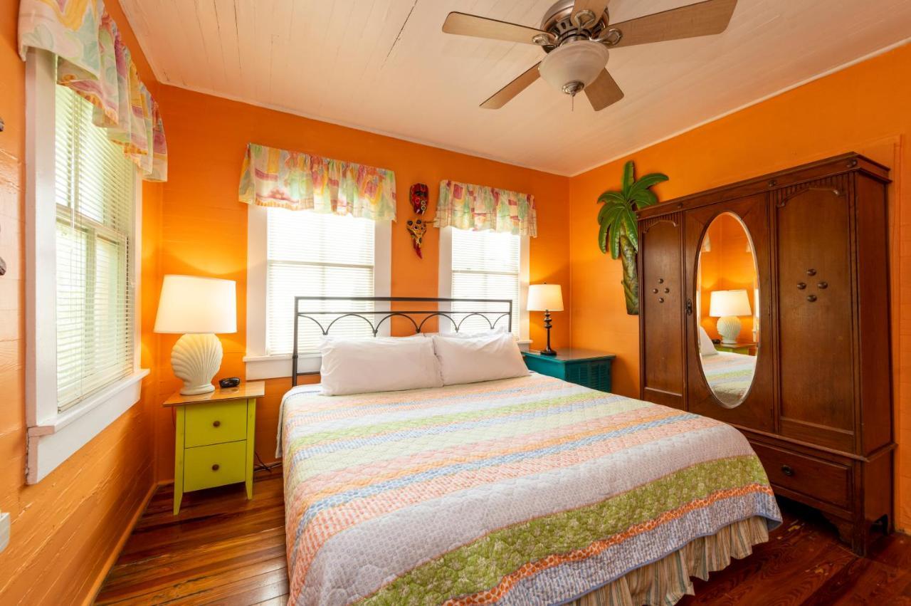 Knowles House - Adult Only Couette-café Key West